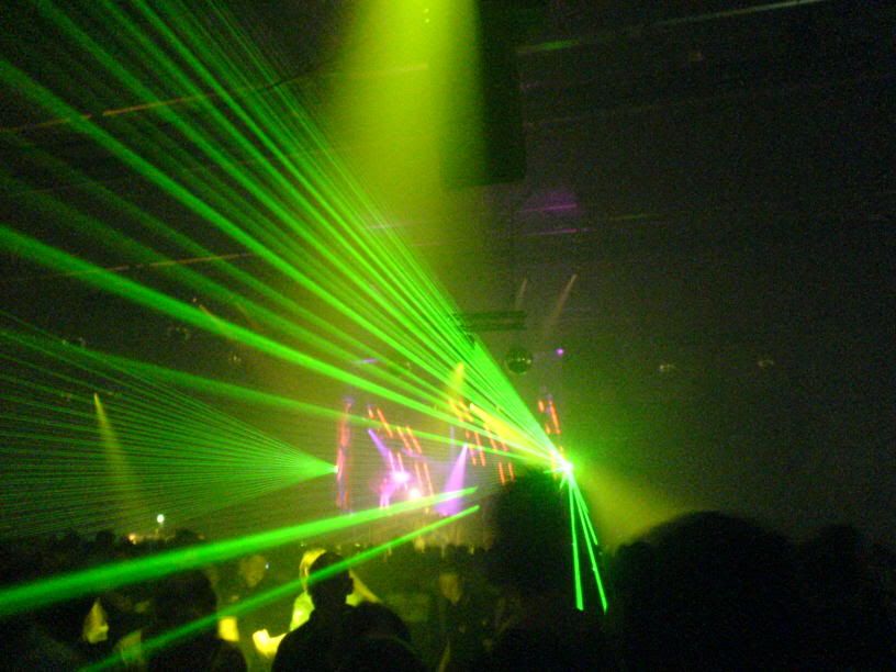 [IMG]http://img.photobucket.com/albums/v693/itsdarklikehell/moh%202006%20brabant%20hallen%20den%20bosch/larezz.jpg[/IMG]