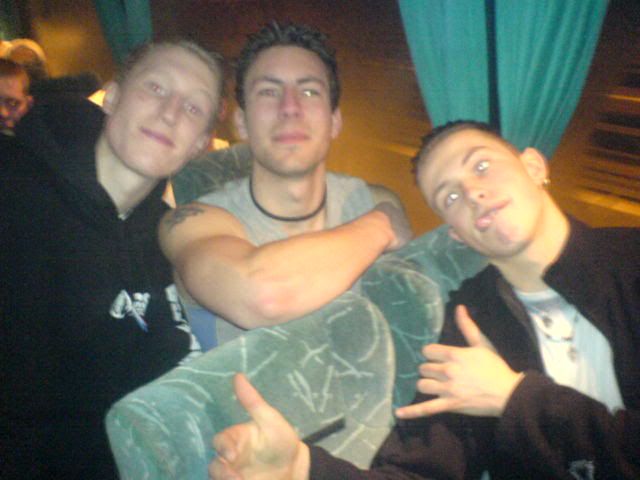 [IMG]http://img.photobucket.com/albums/v693/itsdarklikehell/moh%202006%20brabant%20hallen%20den%20bosch/rizzoronzzenrodgeraka3XR.jpg[/IMG]