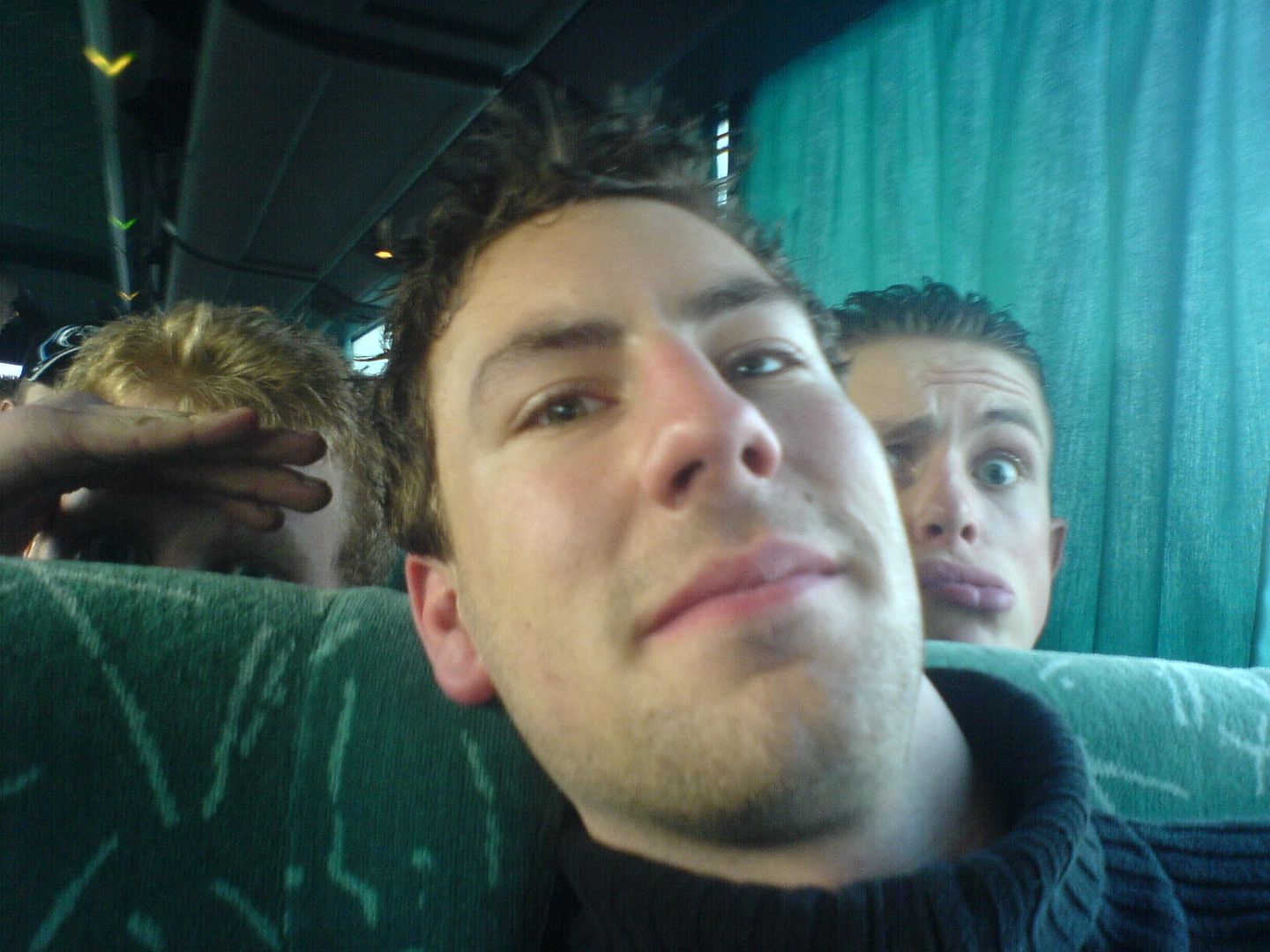 [IMG]http://img.photobucket.com/albums/v693/itsdarklikehell/moh%202006%20brabant%20hallen%20den%20bosch/ronzhadietsniethelemaaldoortoenhyde.jpg[/IMG]