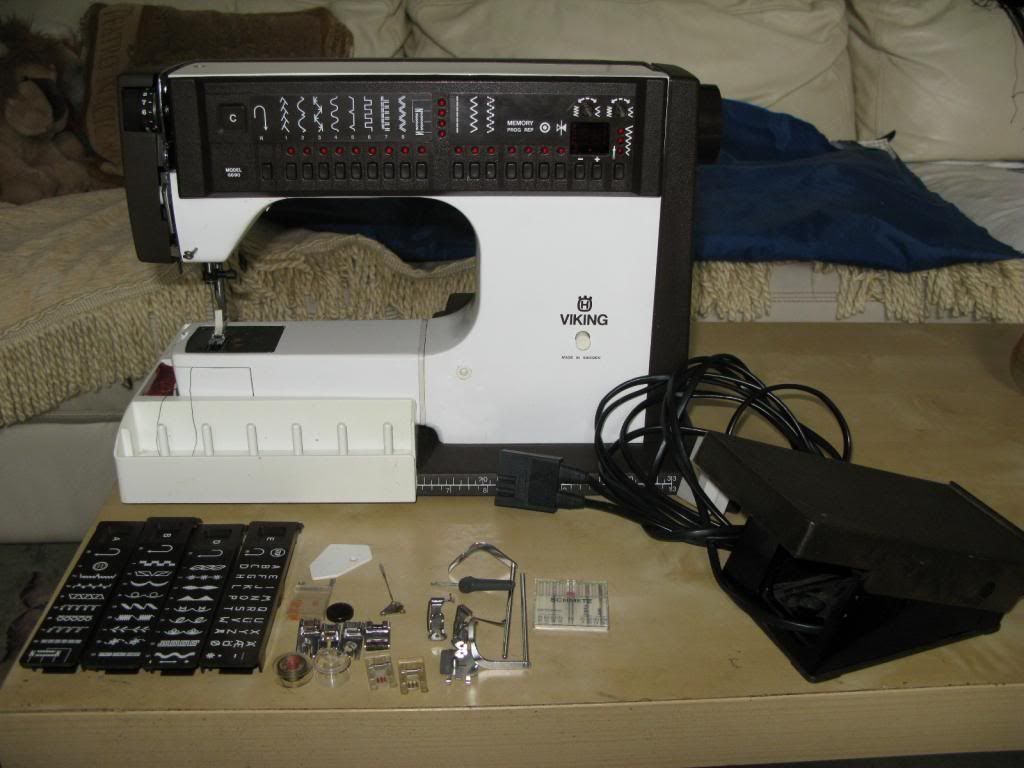 Husqvarna Viking 6690 Sewing Machine With Accessories VGC and GWO