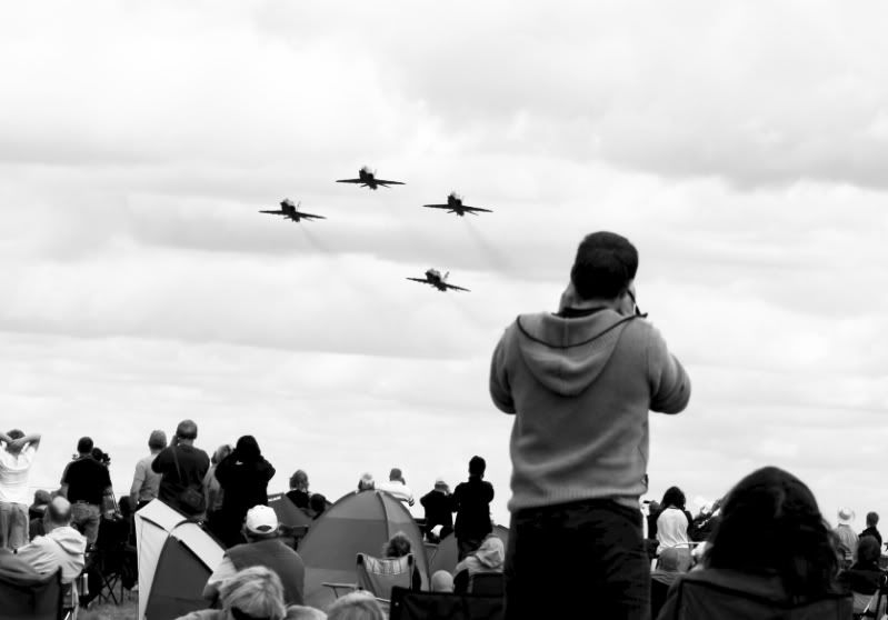 http://img.photobucket.com/albums/v693/skylinerworld/RIAT2009/IMG_2180BW.jpg