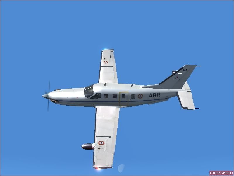 http://img.photobucket.com/albums/v693/skylinerworld/Rota%202008/Rota2008flying/FrenchArmyTBM700Demo.jpg