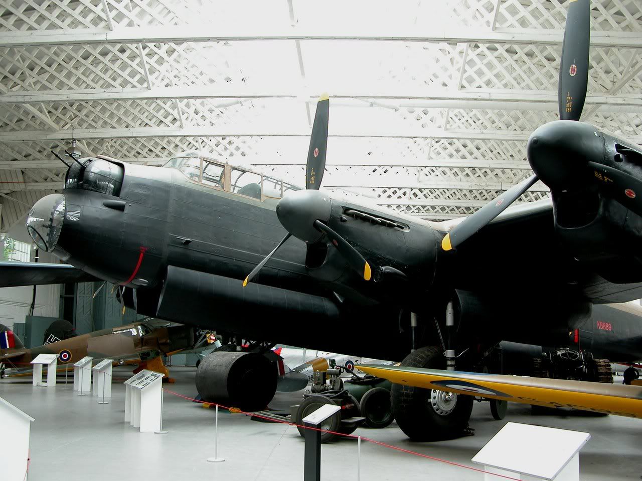 http://img.photobucket.com/albums/v695/flyingkiwi/MyDuxford210704030.jpg