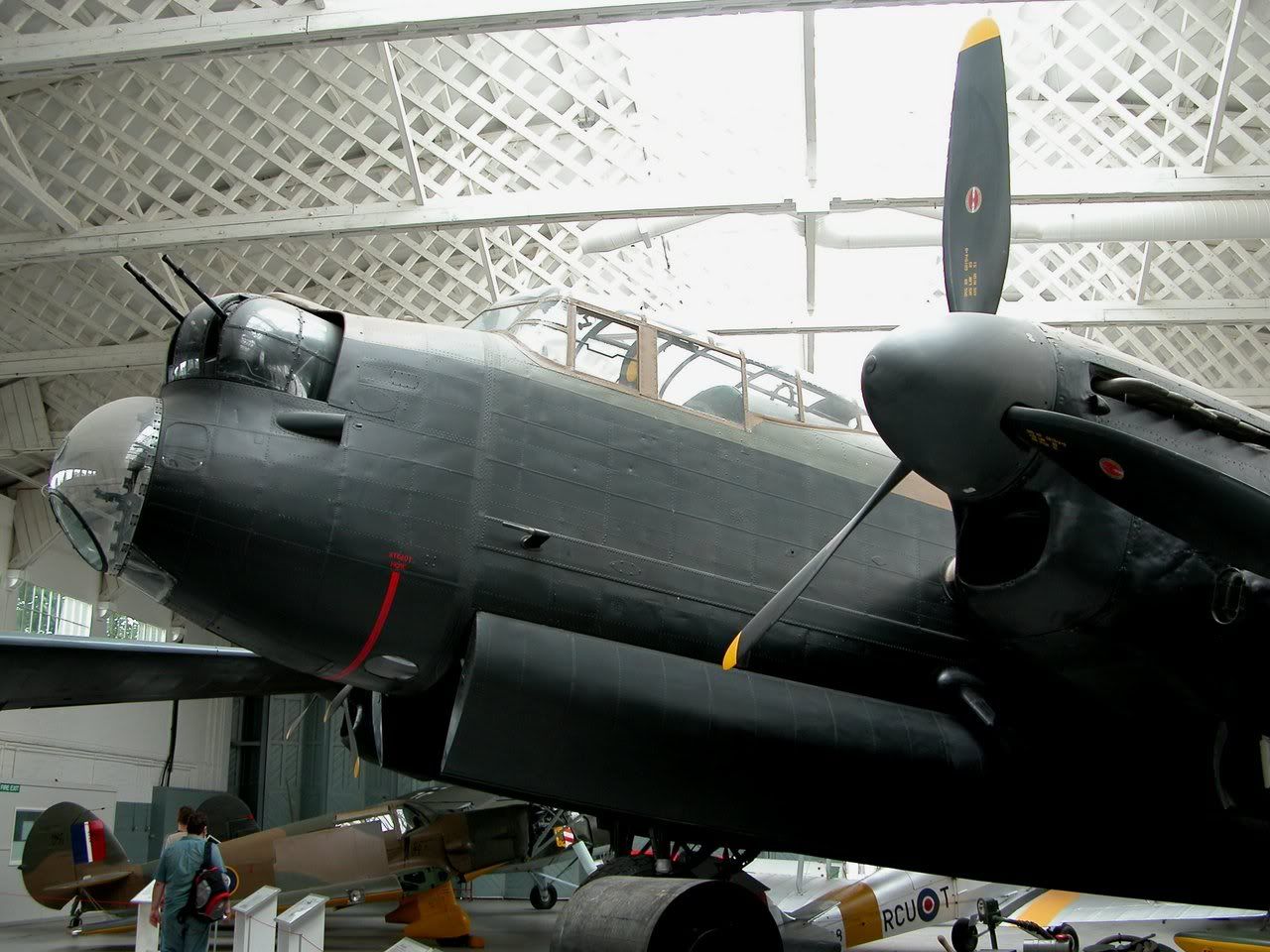 http://img.photobucket.com/albums/v695/flyingkiwi/MyDuxford210704031.jpg