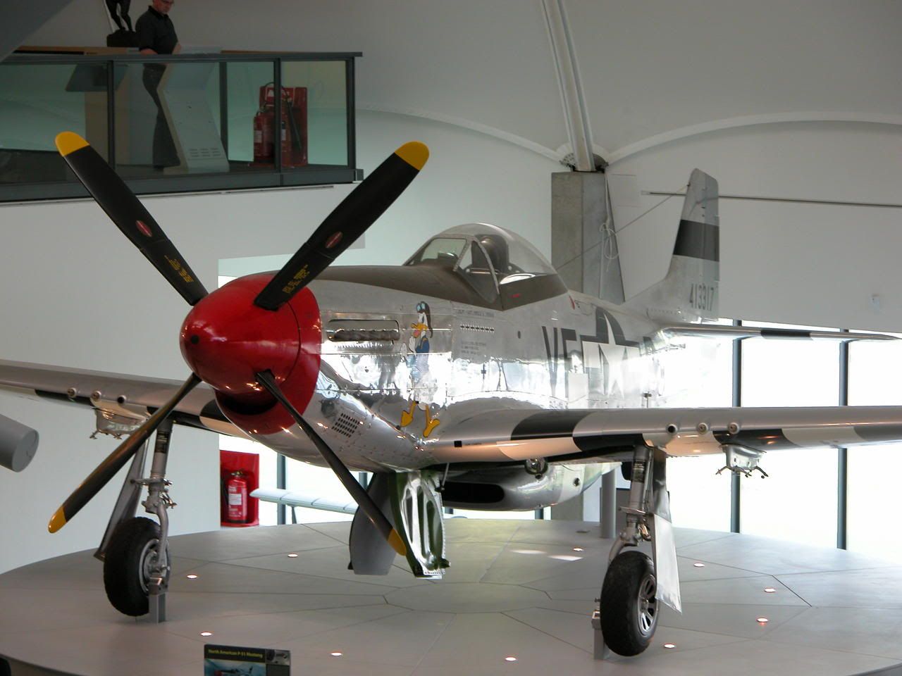 http://img.photobucket.com/albums/v695/flyingkiwi/P-51.jpg
