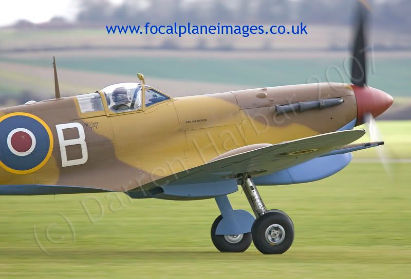 http://img.photobucket.com/albums/v698/darrenharbar/2007%20Dux%20March/SpitfireJG891008.jpg