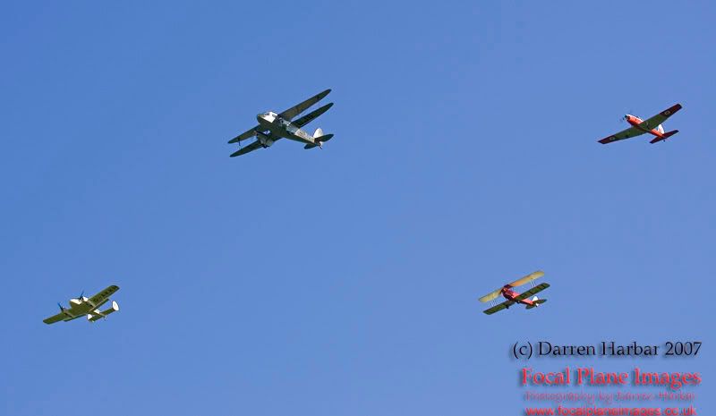 http://img.photobucket.com/albums/v698/darrenharbar/Aircraft/Formation001.jpg