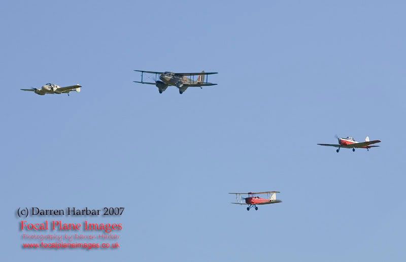 http://img.photobucket.com/albums/v698/darrenharbar/Aircraft/Formation002.jpg