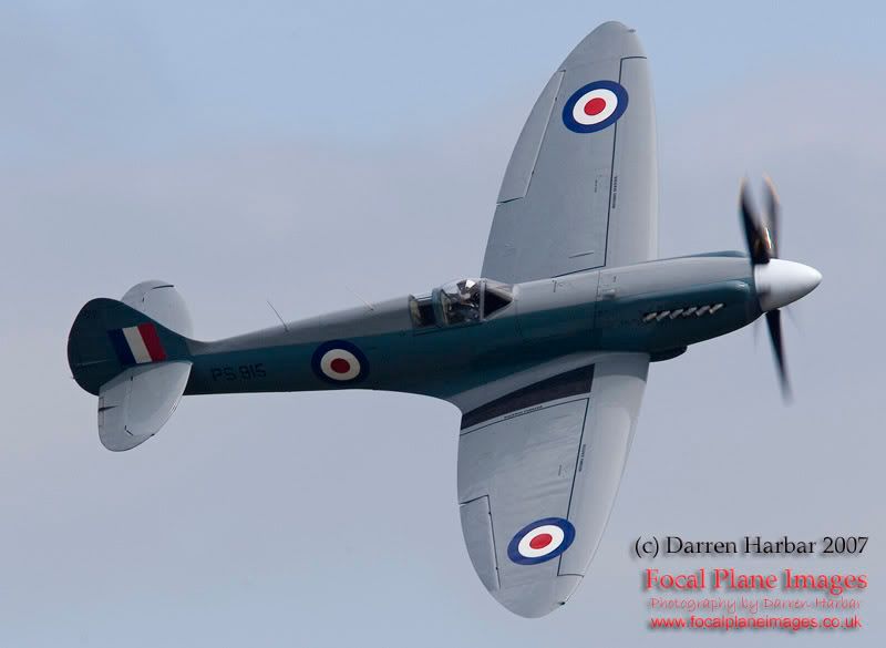 http://img.photobucket.com/albums/v698/darrenharbar/BBMF%2050/BBMF50004.jpg