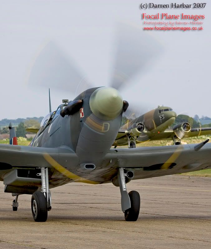 http://img.photobucket.com/albums/v698/darrenharbar/BBMF%2050/BBMF50028.jpg