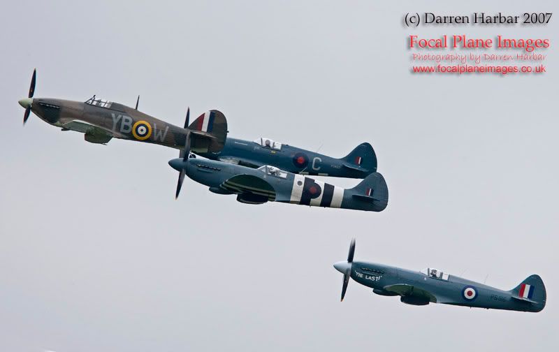 http://img.photobucket.com/albums/v698/darrenharbar/BBMF%2050/BBMF50035.jpg