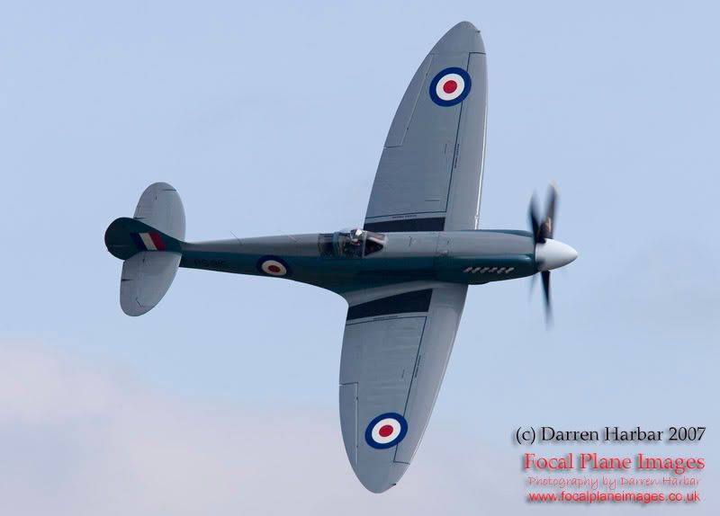 http://img.photobucket.com/albums/v698/darrenharbar/BBMF%2050/BBMF5042.jpg
