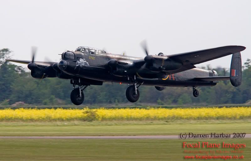 http://img.photobucket.com/albums/v698/darrenharbar/BBMF%2050/BBMF5063.jpg