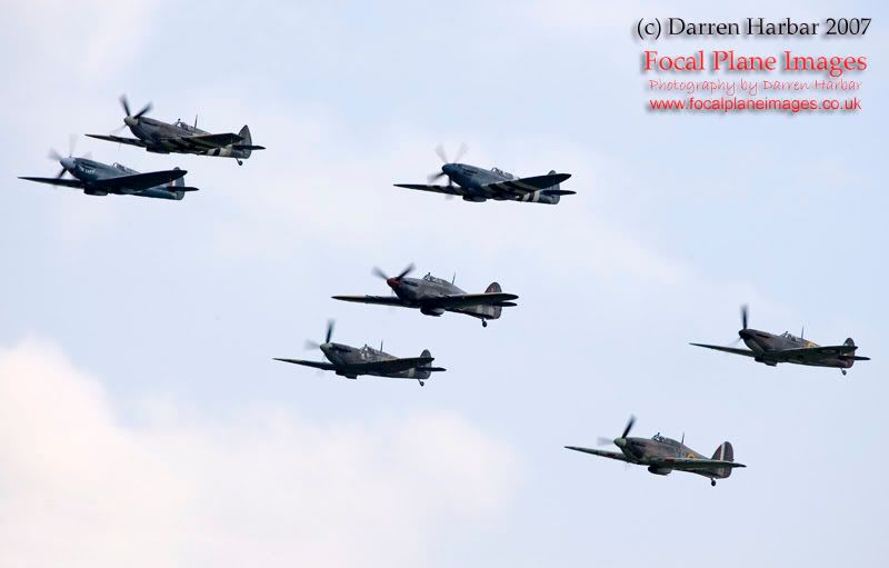 http://img.photobucket.com/albums/v698/darrenharbar/BBMF%2050/BBMF5069.jpg