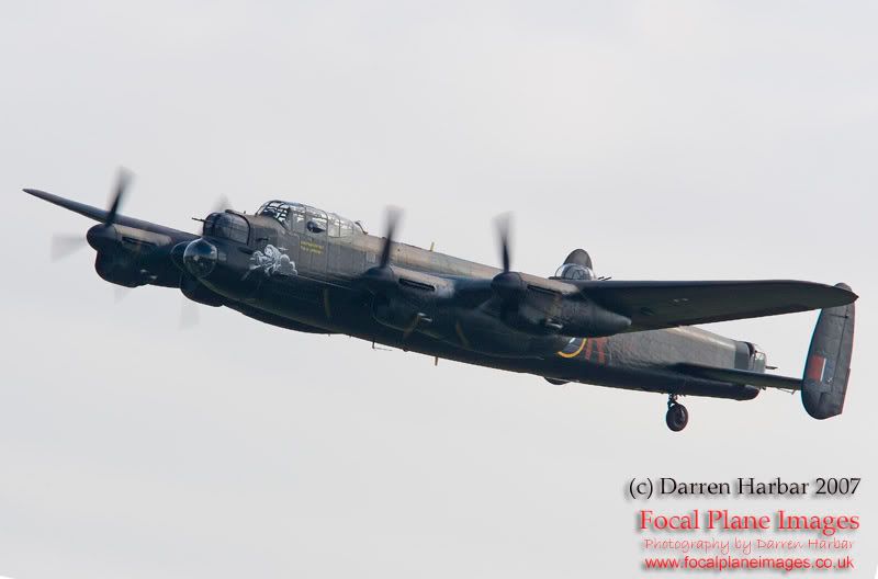 http://img.photobucket.com/albums/v698/darrenharbar/BBMF%2050/BBMF5085.jpg