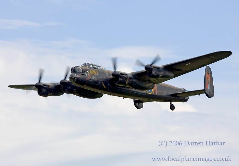 http://img.photobucket.com/albums/v698/darrenharbar/Grace%20spitfire%20day/Lancaster4.jpg