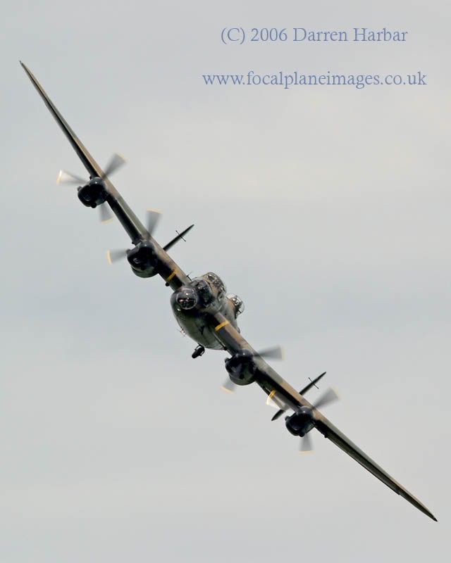 http://img.photobucket.com/albums/v698/darrenharbar/Grace%20spitfire%20day/Lancaster5.jpg