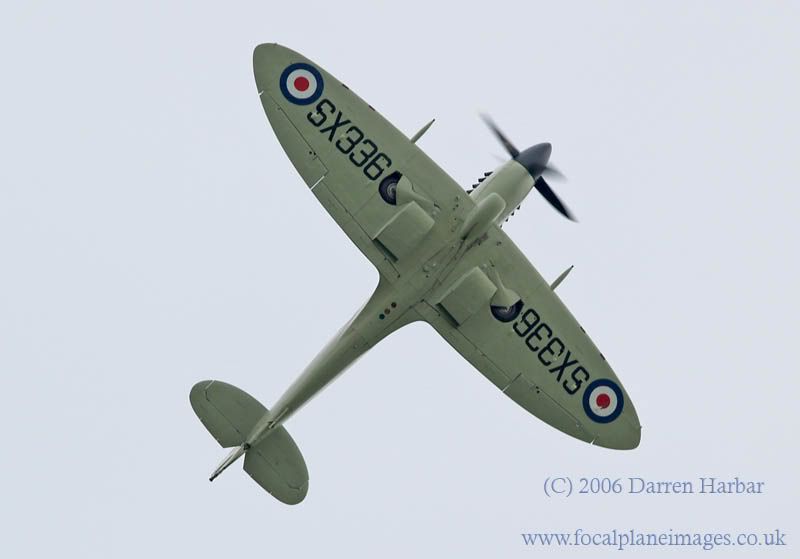 http://img.photobucket.com/albums/v698/darrenharbar/Grace%20spitfire%20day/Seafire7.jpg