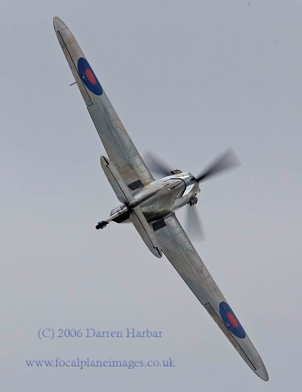 http://img.photobucket.com/albums/v698/darrenharbar/Gransden/Hurricane002.jpg