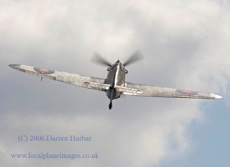 http://img.photobucket.com/albums/v698/darrenharbar/Gransden/Hurricane008.jpg