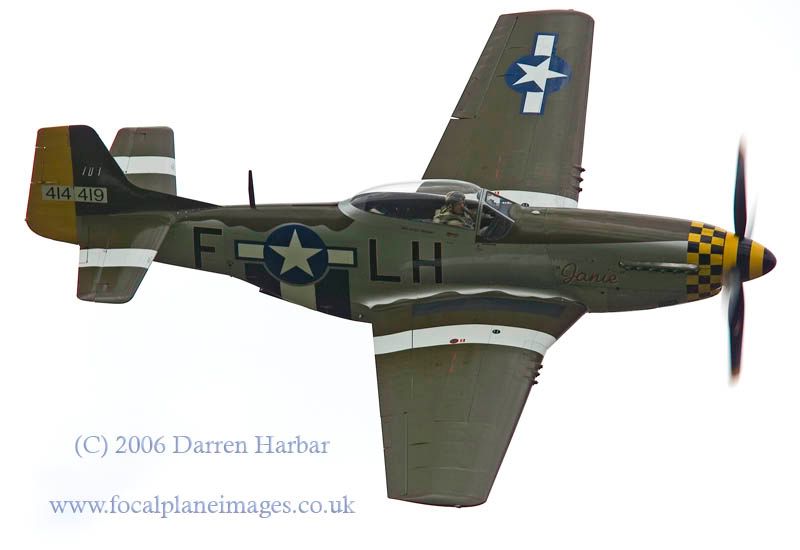 http://img.photobucket.com/albums/v698/darrenharbar/Gransden/Mustang006.jpg