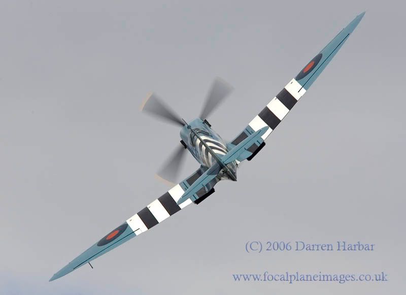 http://img.photobucket.com/albums/v698/darrenharbar/Gransden/Spitfire004.jpg