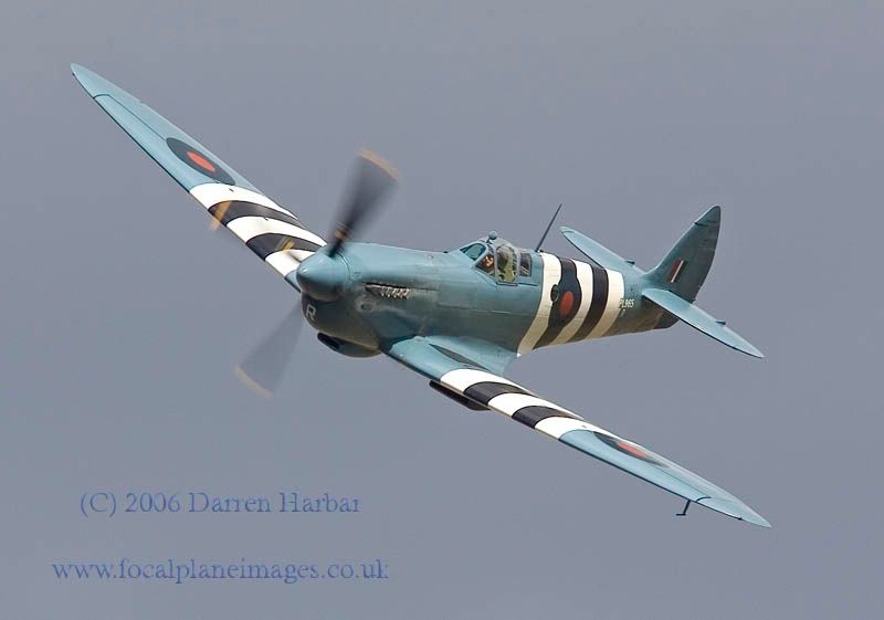 http://img.photobucket.com/albums/v698/darrenharbar/Gransden/Spitfire005.jpg