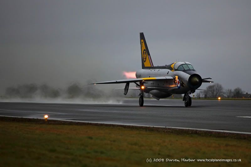 http://img.photobucket.com/albums/v698/darrenharbar/Lightning/_MG_5354raw.jpg
