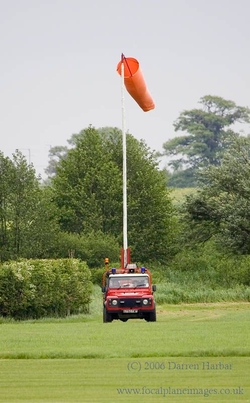 http://img.photobucket.com/albums/v698/darrenharbar/OW%20May%2006/Portablewindsock.jpg