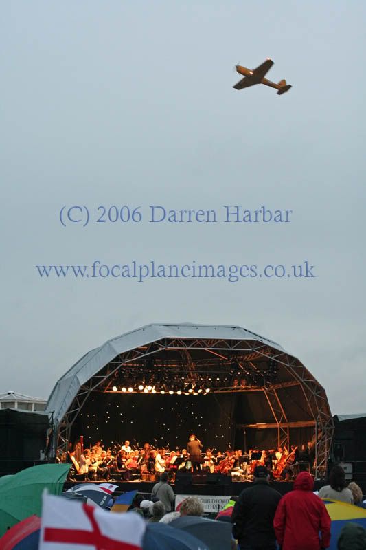 http://img.photobucket.com/albums/v698/darrenharbar/Proms/IMG_0105.jpg