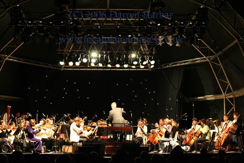 http://img.photobucket.com/albums/v698/darrenharbar/Proms/IMG_0114.jpg