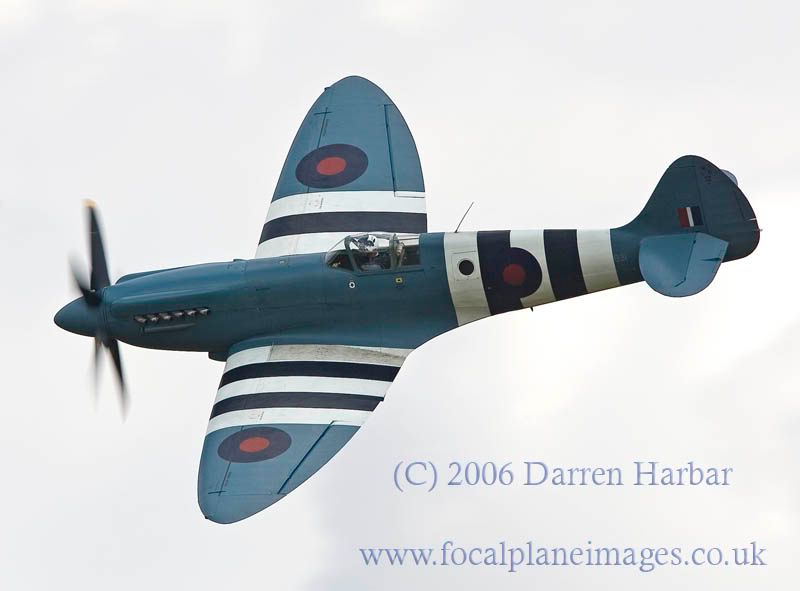 http://img.photobucket.com/albums/v698/darrenharbar/Spitfire%20show/RRPRXIX001.jpg