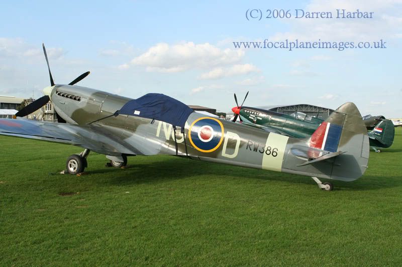 http://img.photobucket.com/albums/v698/darrenharbar/Spitfire%20show/RW386web.jpg