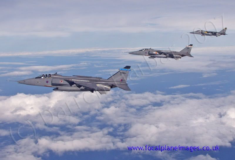 http://img.photobucket.com/albums/v698/darrenharbar/Tristar/Jaguar005.jpg