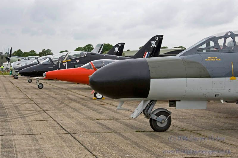 http://img.photobucket.com/albums/v698/darrenharbar/dux/Jets.jpg