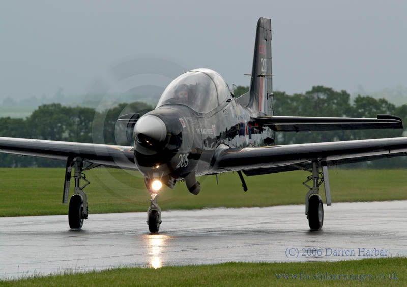 http://img.photobucket.com/albums/v698/darrenharbar/dux/Tucano1.jpg