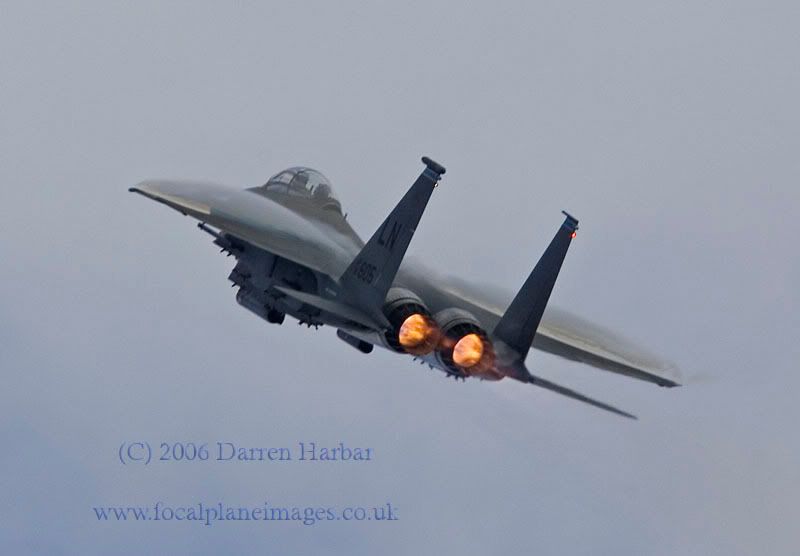 http://img.photobucket.com/albums/v698/darrenharbar/duxford%20oct%2006/DuxOct06006.jpg