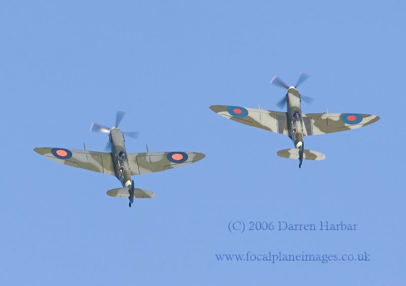 http://img.photobucket.com/albums/v698/darrenharbar/duxford%20oct%2006/DuxOct06029.jpg