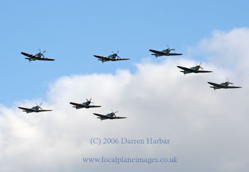 http://img.photobucket.com/albums/v698/darrenharbar/duxford%20oct%2006/DuxOct06032.jpg