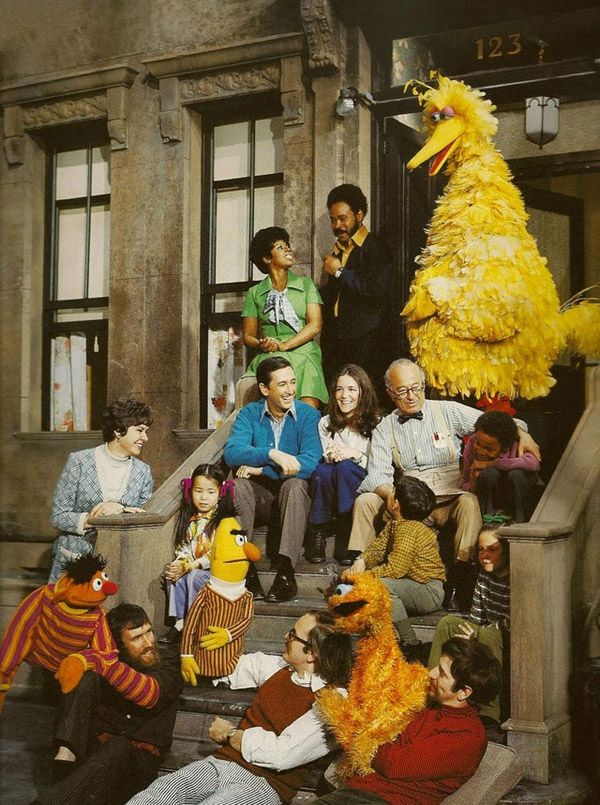  photo sesamestreet-cast.jpg