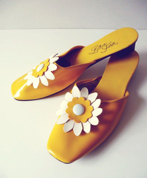  photo daisyshoe3a.jpg