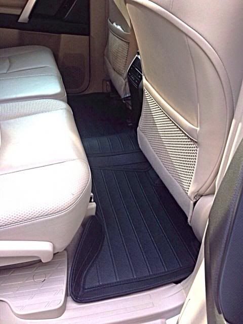 ToyotaPrado150DeepDishFloorMat09175203300installed1_zps7200f9cf.jpg