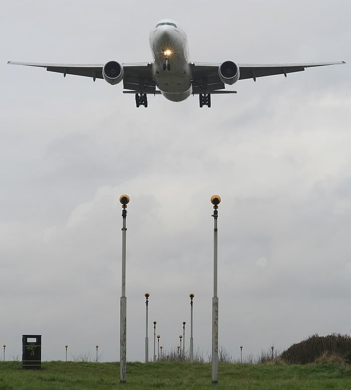 http://img.photobucket.com/albums/v699/future_pilot17/20FEB-A6EME-BHX.jpg