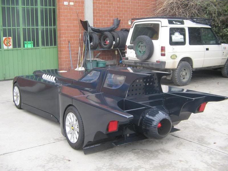 http://img.photobucket.com/albums/v70/Darktalon/Animated%20Batmobile/IMG_0038.jpg