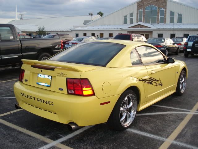 http://img.photobucket.com/albums/v70/McCrazy/6stang.jpg