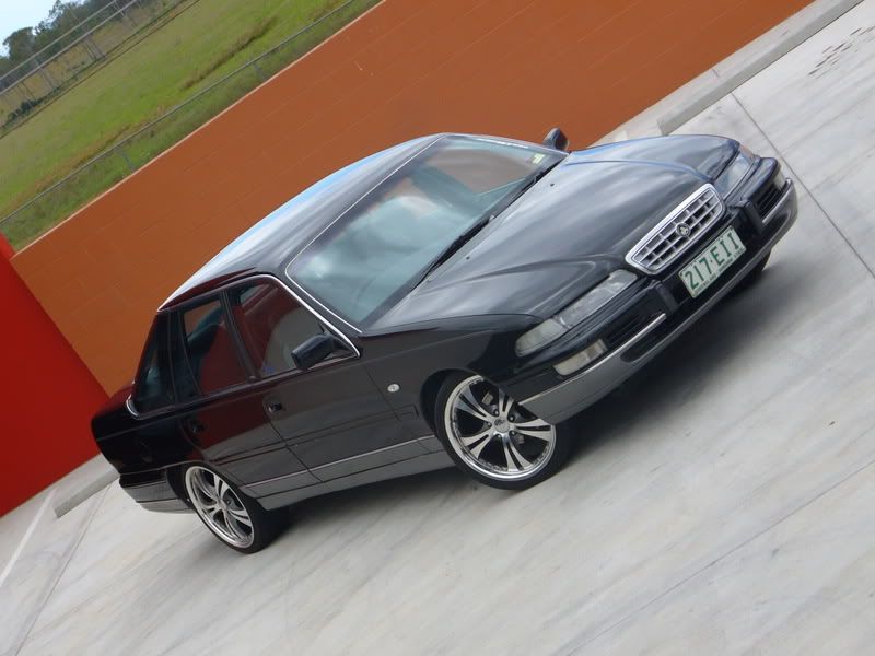 FS VS Statesman Supercharged V6 Just Commodores