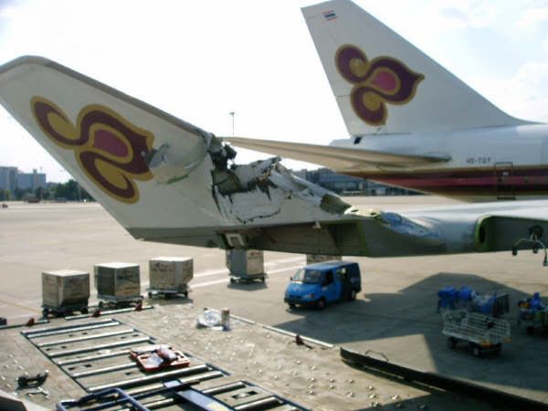 http://img.photobucket.com/albums/v701/hughjarse/thai_air_france4.jpg
