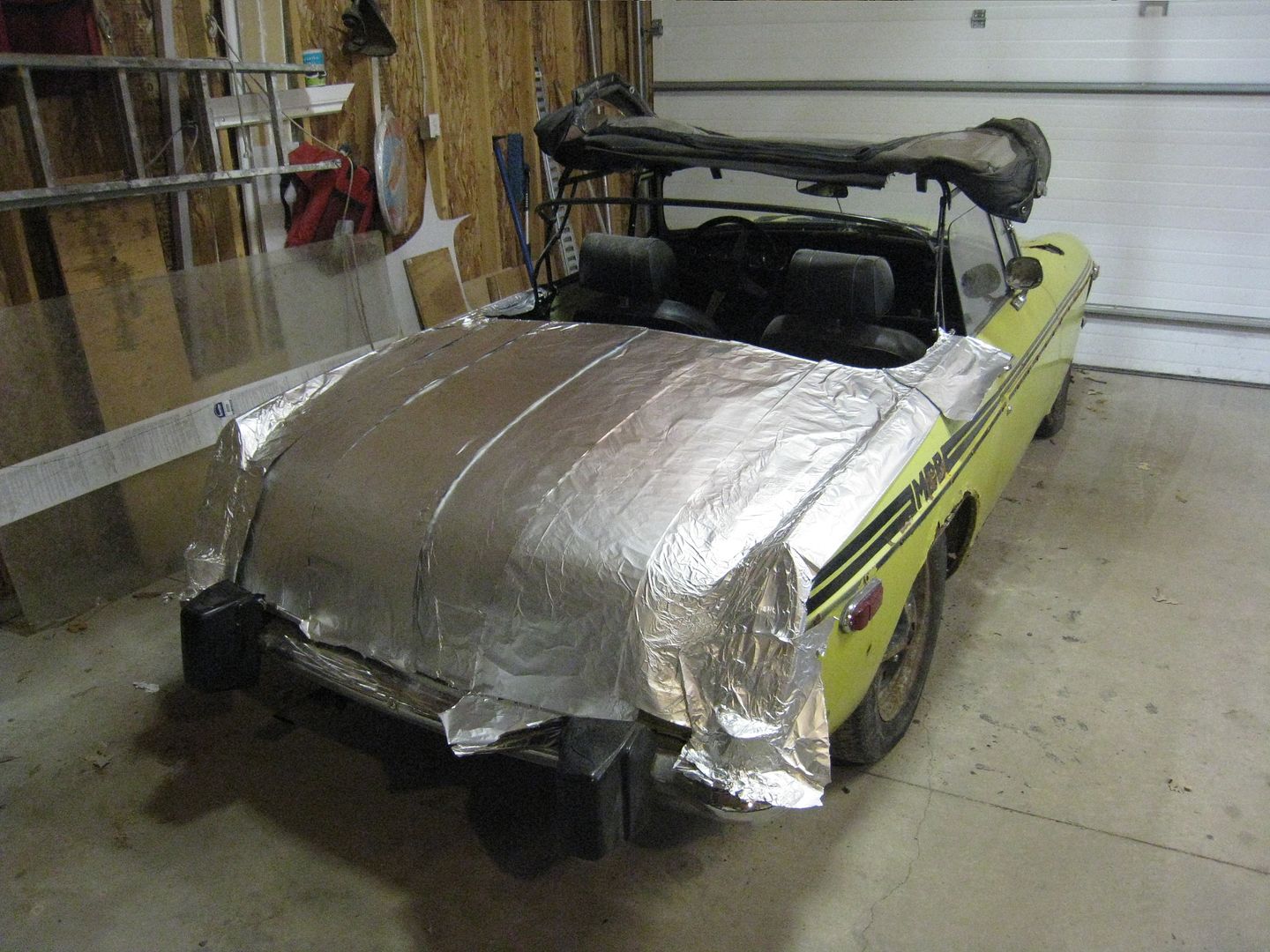 http://img.photobucket.com/albums/v701/loosecannon/MGB-GT/IMG_7148.jpg