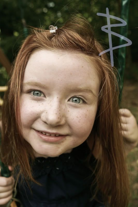 IMAGE: http://img.photobucket.com/albums/v704/cameltrophy24/photoforum/taylon11-2copyb.jpg