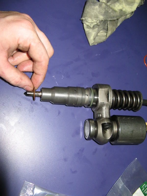 How difficult to change injector seals in TD5?